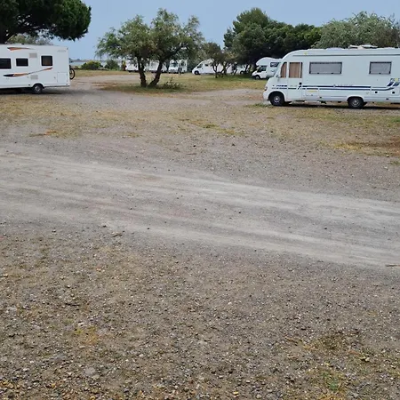 Camper Au 4 Vents グリュイッサン